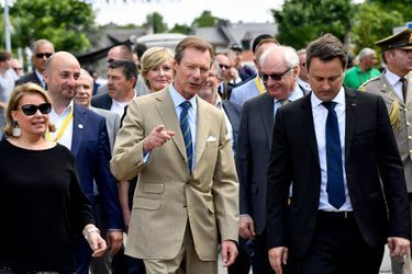 La grande-duchesse Maria Teresa et le grand-duc Henri de Luxembourg avec Xavier Bettel à Mondorf-les-Bains, le 4 juillet 2017