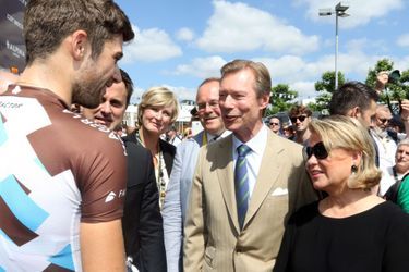 La grande-duchesse Maria Teresa et le grand-duc Henri de Luxembourg sur le Tour de France à Mondorf-les-Bains, le 4 juillet 2017