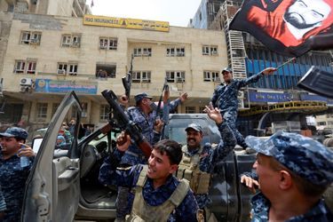 Les Troupes Irakiennes Célèbrent La Libération De Mossoul, Dimanche 8 Juillet 12