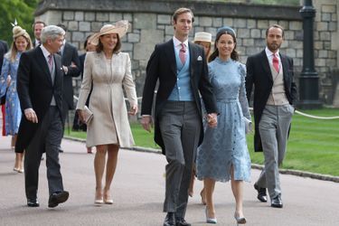 Pippa Middleton entourée de son mari James Matthews, de ses parents Carole et Michael Middleton et de son frère James Middleton à Windsor le 18 mai 2019
