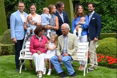 Le prince Alexander de Suède avec ses parents et la famille royale suédoise, le 19 juillet 2017