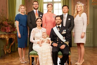 Le prince Alexander de Suède avec ses parents et ses parrains et marraines, le 9 septembre 2016