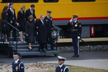 George W. Bush et sa femme Laura à leur arrivée au Texas 