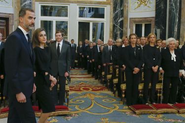 Le roi et la reine Letizia d'Espagne et les infantes Elena, Cristina et Pilar à Madrid, le 11 mai 2017