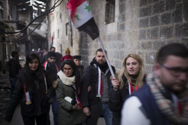 <br />
16 décembre 2016 - Alep De jeunes Syriens venus de Damas fêtent la reconquête d&#039;Alep par l&#039;armée gouvernementale dans la vieille ville d&#039;Alep.