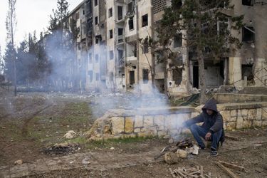 <br />
17 décembre 2016 - Alep La population du quartier d&#039;Hanano après le départ des rebelles.