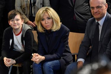 Brigitte Macron et Jean-Michel Blanquer au collège des Petits Ponts à Clamart pour évoquer la lutte contre le harcèlement scolaire. 