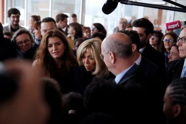 Brigitte Macron, Marlène Schiappa et Jean-Michel Blanquer au collège des Petits Ponts à Clamart pour évoquer la lutte contre le harcèlement scolaire. 