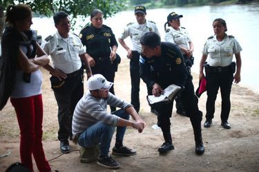 Des migrants qui veulent rejoindre les Etats-Unis, photographiés à Tecun Uman, au Guatemala, le 21 octobre 2018.
