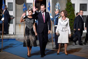 La reine Letizia, le roi Felipe VI et l'ex-reine Sofia d'Espagne à Oviedo, le 19 octobre 2018