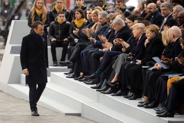 Emmanuel Macron à l&#039;Arc de Triomphe.