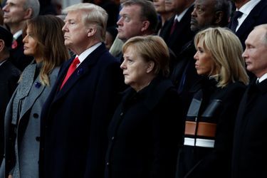 Donald Trump et son épouse Melania, Angela Merkel, Brigitte Macron et Vladimir Poutine à la cérémonie. 