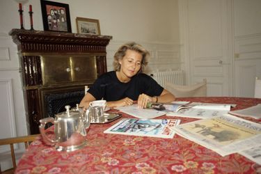 Claire Chazal, chez elle, en 1991