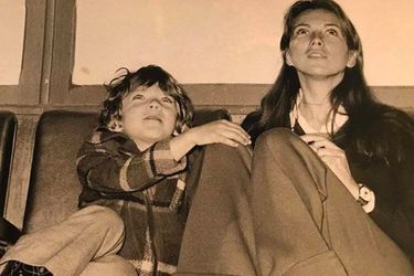 Vincent Cassel, avec sa mère Sabine, quand il était enfant