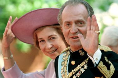 Le roi Juan Carlos Ier d'Espagne et la reine Sofia au mariage de l'infante Cristina et de Inaki Urdangarin, à Barcelone le 4 octobre 1997