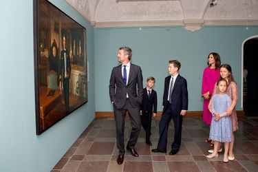 La princesse Mary et le prince Frederik de Danemark avec leurs enfants au château de Frederiksborg, le 24 mai 2018