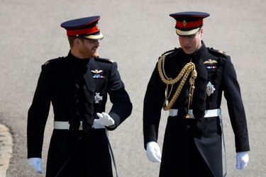 Le Prince Harry En Uniforme Pour Son Mariage Avec Meghan Markle   ( 2