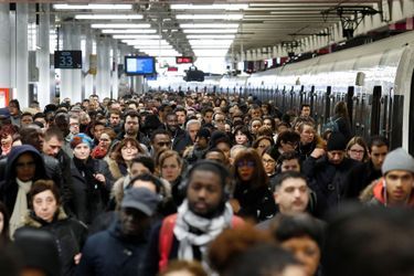 Affluence à la gare du Nord, jeudi, alors que plus d'un tiers des cheminots était en grève, selon la SNCF.