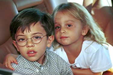 La princesse Iman de Jordanie avec son frère le prince Hussein, le 26 septembre 2000