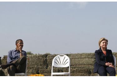 Hillary Clinton et Barack Obama, candidats aux primaires démocrates, au "Harkin Steak Fry" dans l'Iowa en septembre 2007.