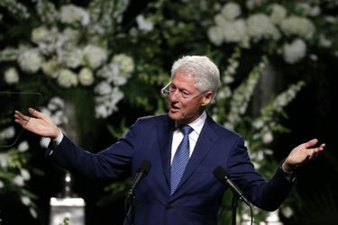 Bill Clinton assiste à l'hommage rendu à Mohamed Ali à Louisville, le 10 juin 2016.