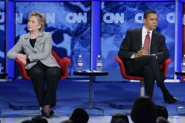 Hillary Clinton et Barack Obama lors d'un débat dans le Nevada en novembre 2007