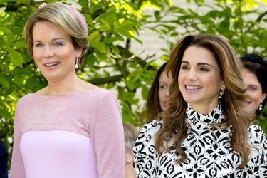 La reine Rania de Jordanie et la reine Mathilde de Belgique à Bruges, le 19 mai 2016