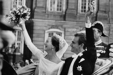 Le prince Henrik de Danemark avec la princesse Margrethe le jour de leur mariage, le 10 juin 1967