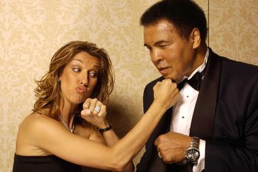 Mohamed Ali et Céline Dion lors d&#039;&#039;un gala contre la maladie de Parkison en 2004