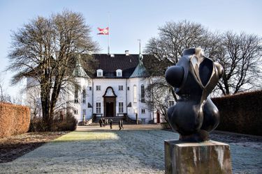 Drapeau en berne au palais de Marselisborg, en hommage au prince Henrik du Danemark.