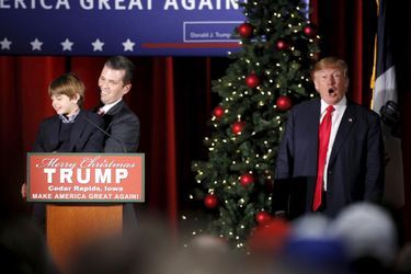Don Trump Jr. et son fils Donnie, 6, ans, à un meeting de Donald en décembre 2015