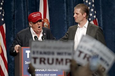 Donald Trump et son fils Eric à un rallye en novembre 2015