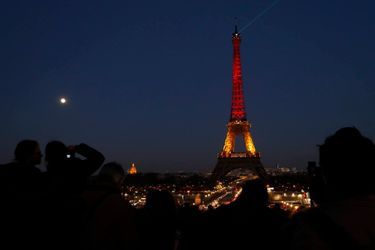 La Tour Eiffel aux couleurs belges