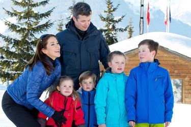 La princesse Mary et le prince Frederik et leurs enfants à Verbier, le 8 février 2015