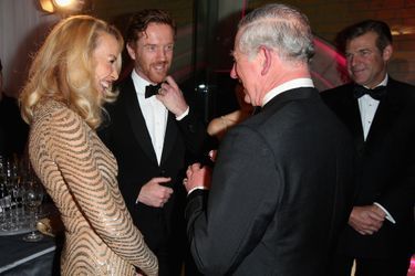 Le prince Charles avec Jerry Hall et Damien Lewis à Londres, le 4 février 2016