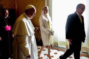 Charlène et Albert de Monaco avec le Pape François - Le couple princier au Vatican