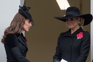 La duchesse de Cambridge Kate avec la reine Maxima des Pays-Bas à Londres, le 8 novembre 2015