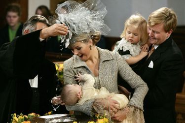 La princesse Alexia avec ses parents et sa grande soeur Catharina-Amalia, le 19 novembre 2005