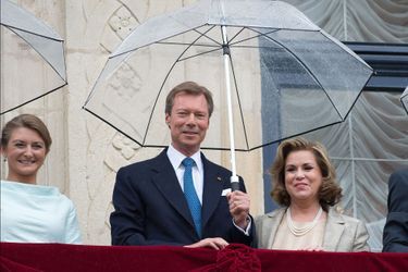 La princesse Stéphanie, le grand-duc Henri et la grande-duchesse Maria-Teresa au balcon du Palais à Luxembourg, le 22 juin 2015