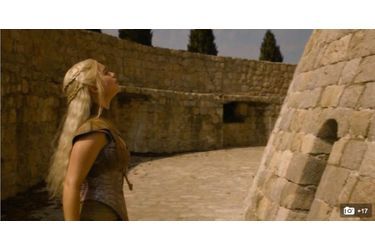 Une architecture massive, point culminant des remparts ceinturant la ville sur près de 2 kilomètres. Elle symbolise la République maritime de Raguse (Dubrovnik, en croate). Dans la saison 2, Daenerys Targaryen (ci-dessus) y cherche l’entrée de la maison des Nonmourants.