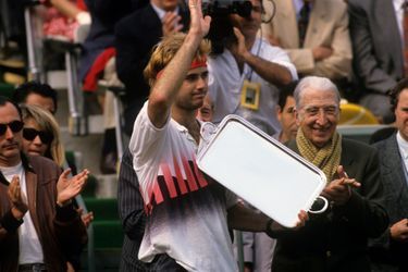 Juin 1990, André Agassi et son plateau de la victoire