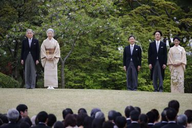 L’empereur Akihito et l’impératrice Michiko du Japon avec leurs fils et la princesse Kiko à Tokyo, le 21 avril 2015