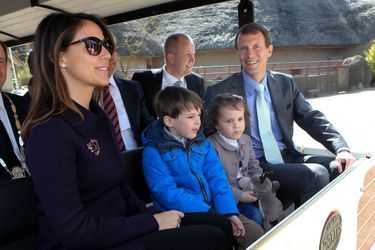 La princesse Marie et le prince Joachim de Danemark et leurs enfants au zoo d&#039;Aalborg, le 19 avril 2015