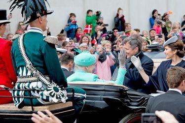 La reine Margrethe II de Danemark avec la princesse Mary et le prince Frederik à Copenhague, le 16 avril 2015