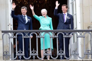 La reine Margrethe II de Danemark et ses fils Frederik et Joachim à Copenhague, le 16 avril 2015