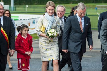La reine Mathilde et le roi Philippe de Belgique au Centre national de football à Tubize, le 30 avril 2015