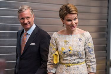 La reine Mathilde et le roi Philippe de Belgique dans le Brabant Wallon, le 30 avril 2015