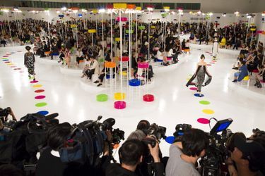 Le défilé Croisière de Chanel a eu lieu à Séoul lundi