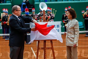 Le prince Albert II de Monaco avec Elisabeth-Anne de Massy au Masters 1000 de Monte-Carlo, le 19 avril 2015