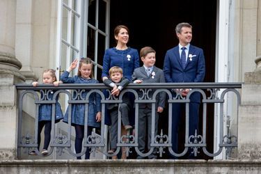 Le prince Frederik et la princesse Mary de Danemark et leurs enfants à Copenhague, le 16 avril 2015